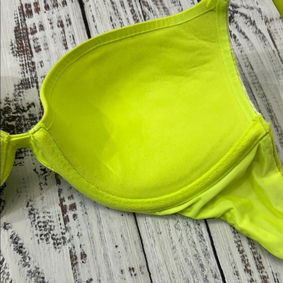 Victoria's Secret Green Bra Intimates & Sleepwear - Picture 7 of 7